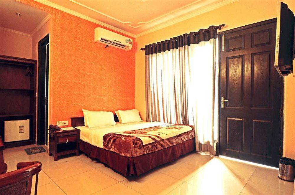 Hotel Sunrise Delhi  Eksteriør billede