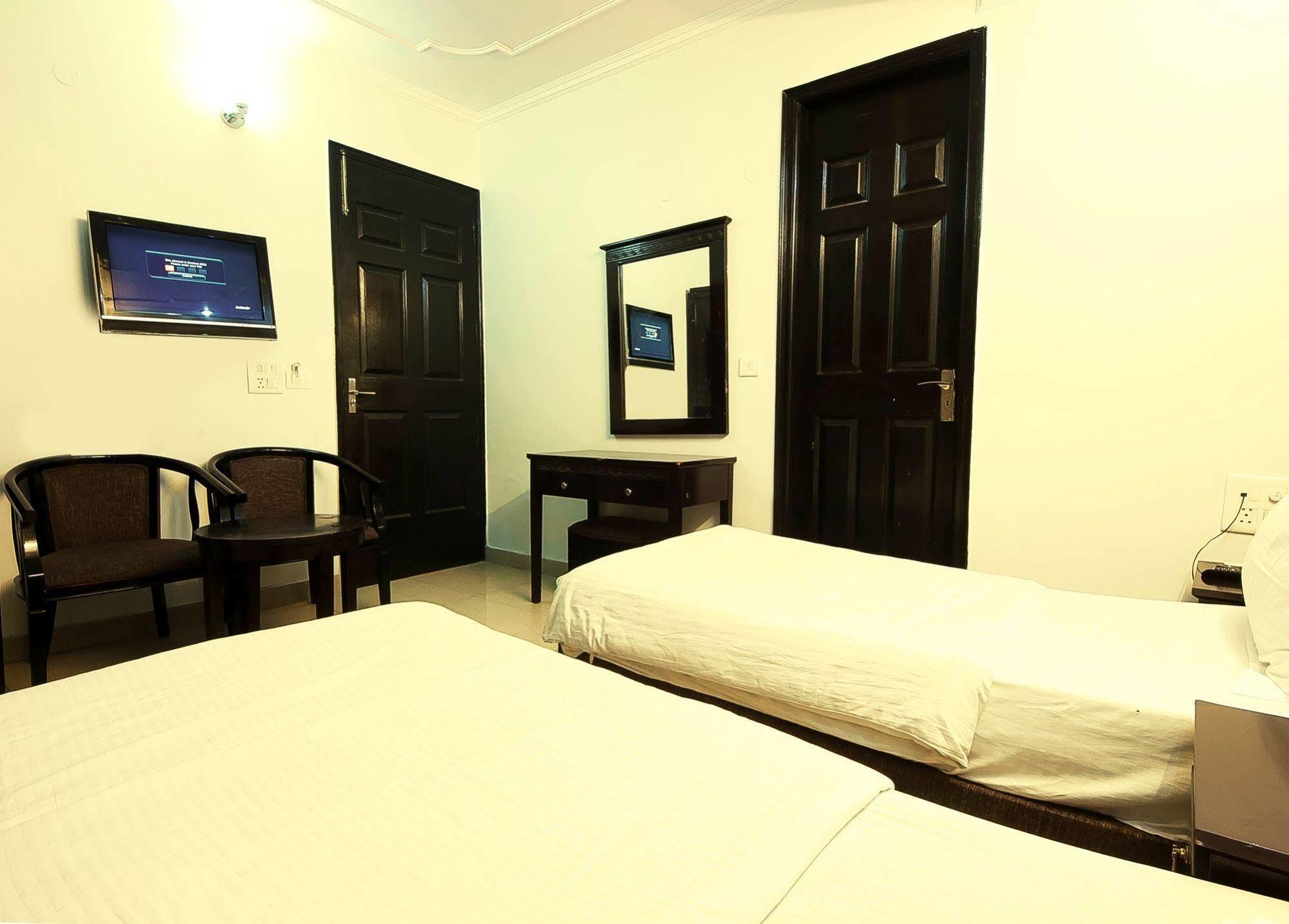 Hotel Sunrise Delhi  Eksteriør billede